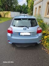 Toyota Auris Hybrid Life 1,8-l-VVT-i Life - Toyota Auris von privat