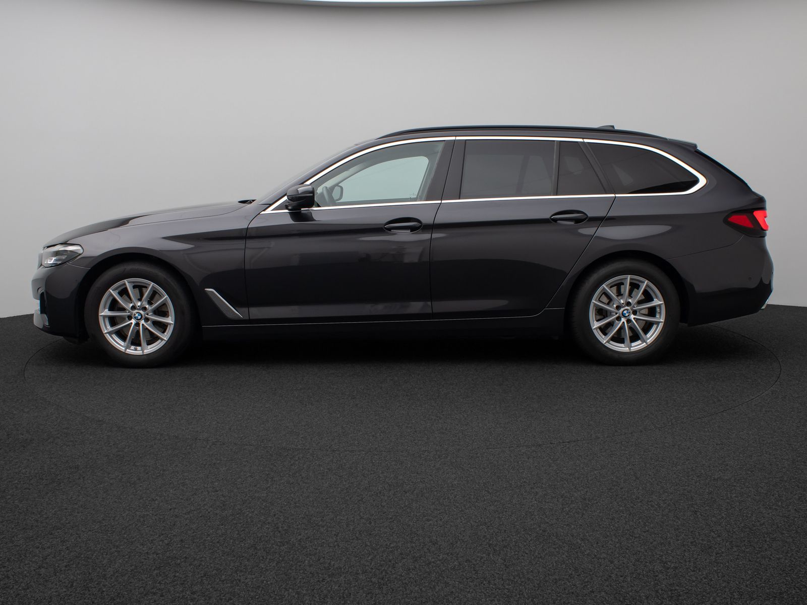 Fahrzeugabbildung BMW 520d Kamera DAB 4xKlima AHK Alarm Leder Sport