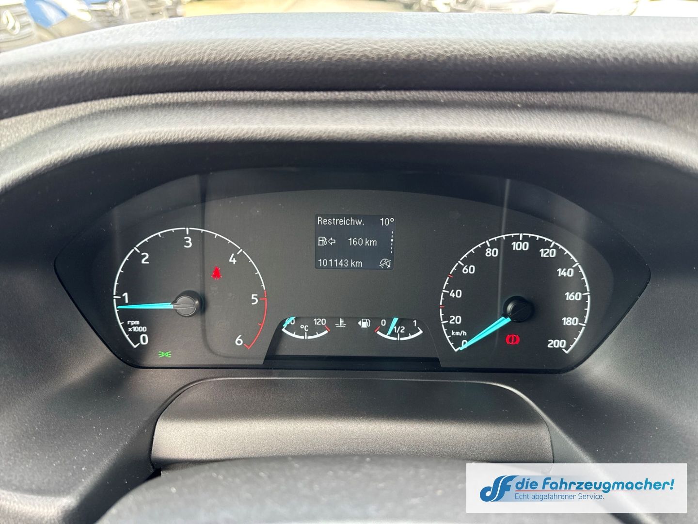 Fahrzeugabbildung Ford Transit Pritsche 310 L2 Doppelkabine Trend AHK D