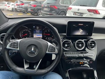 Fahrzeugabbildung Mercedes-Benz GLC 220 d 4Matic