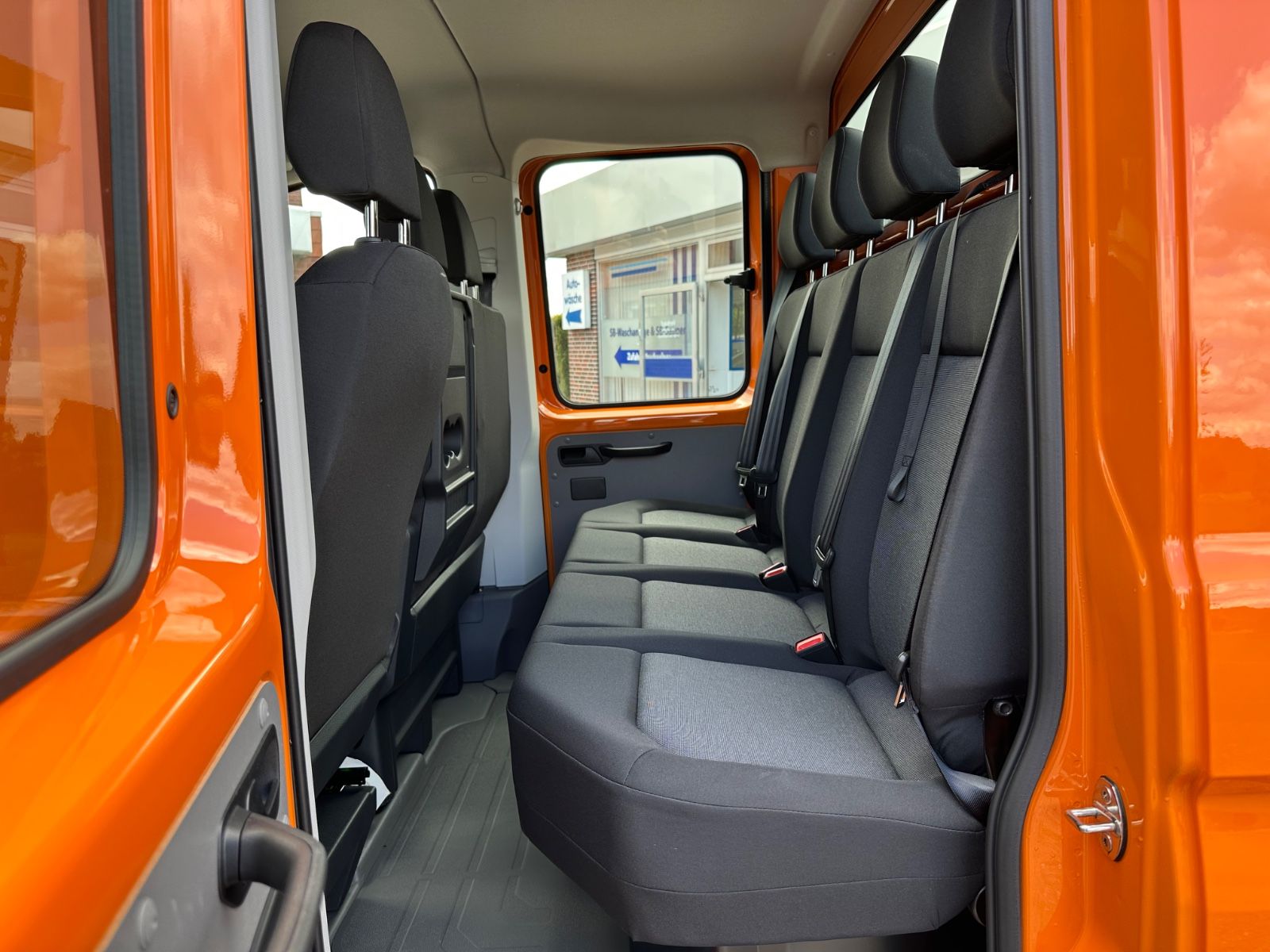 Fahrzeugabbildung Volkswagen Crafter Pritsche 35 DOKA MR 2.0 TDI Klima/GRA