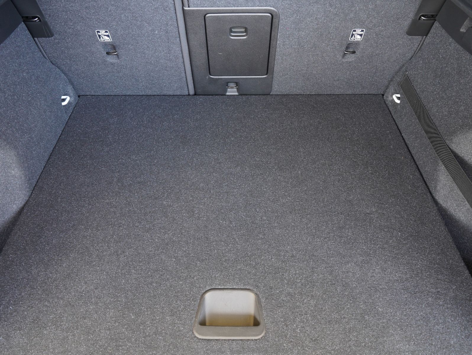 Fahrzeugabbildung Volvo XC 40 T4 R Design INTELLISAFE/LED/360°