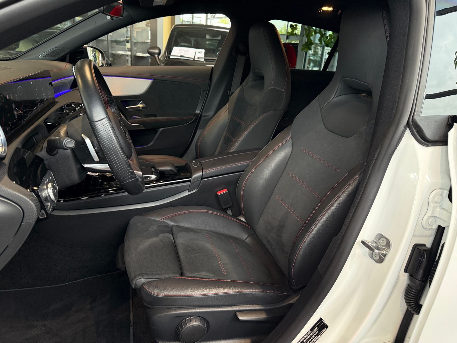Fahrzeugabbildung Mercedes-Benz CLA 250 Shooting Brake  AMG NIGHT LED NAVI