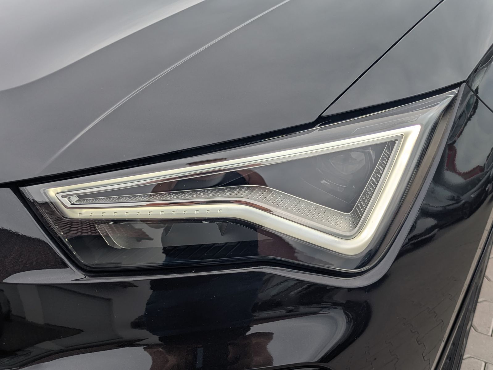 Fahrzeugabbildung CUPRA Ateca 1.5 TSI DSG AHK*LED*ACC*APP*KAMERA*19"