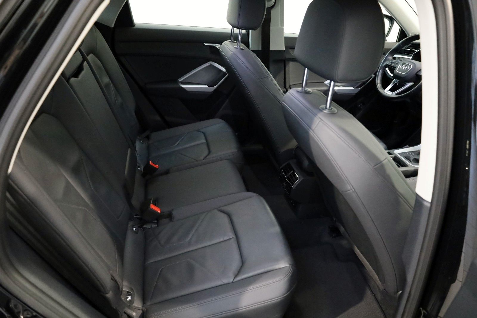 Fahrzeugabbildung Audi Q3 Sportback 45 TFSI e,Leder,Navi,LED,SH,Kamera