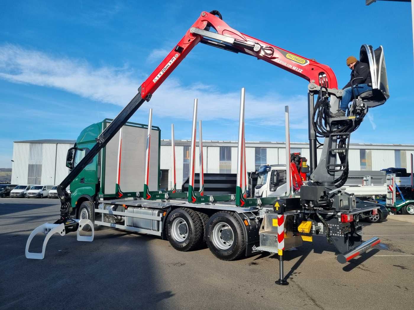 Fahrzeugabbildung Iveco X-Way AS300X57 Z/P HR ON+ 6x4 (6x6 Hi Traction)