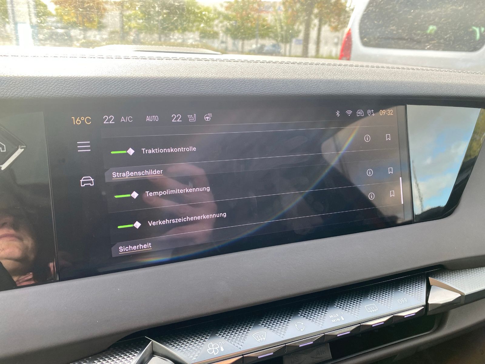 Fahrzeugabbildung DS Automobiles DS4 PT130 Autom. OPERA *Schiebedach*Leder*360°Ca