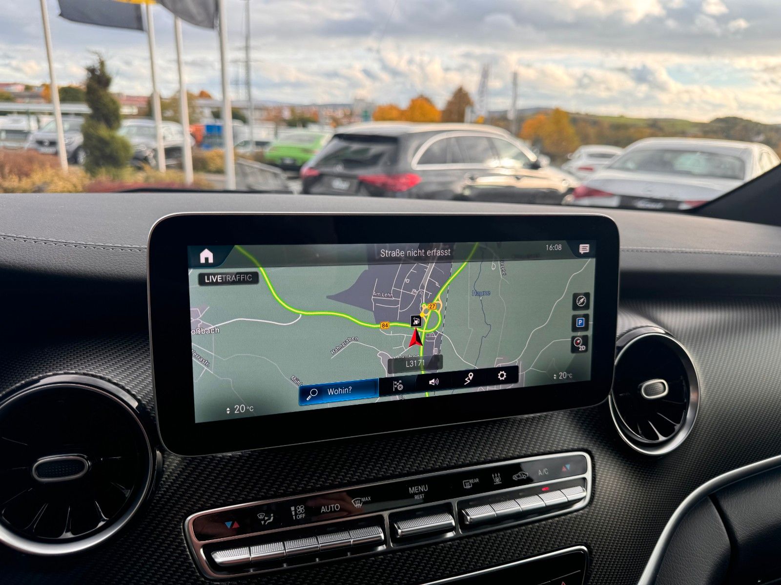 Fahrzeugabbildung Mercedes-Benz V 300 d 4MATIC AVA ED AMG DISTR Stdh AHK2,5 PANO