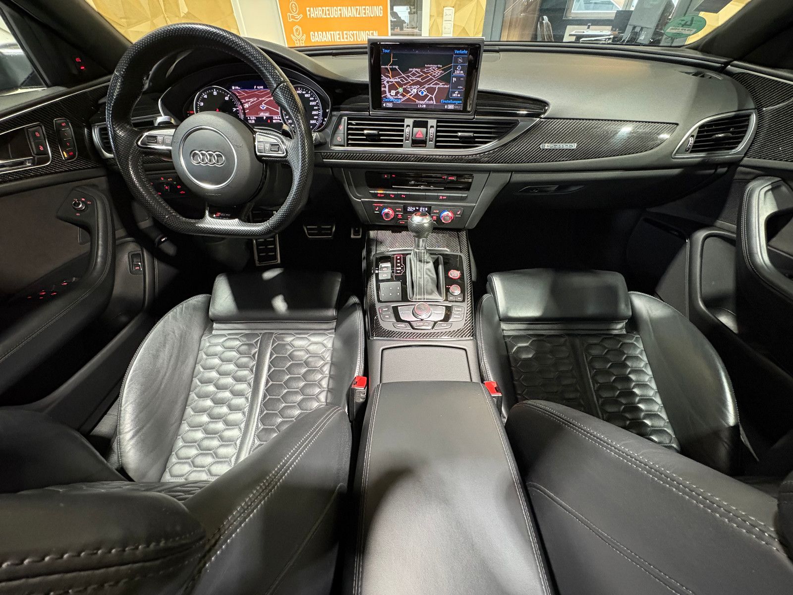 Fahrzeugabbildung Audi RS6 Avant 4.0 TFSI quattro performance/RAUTE/360