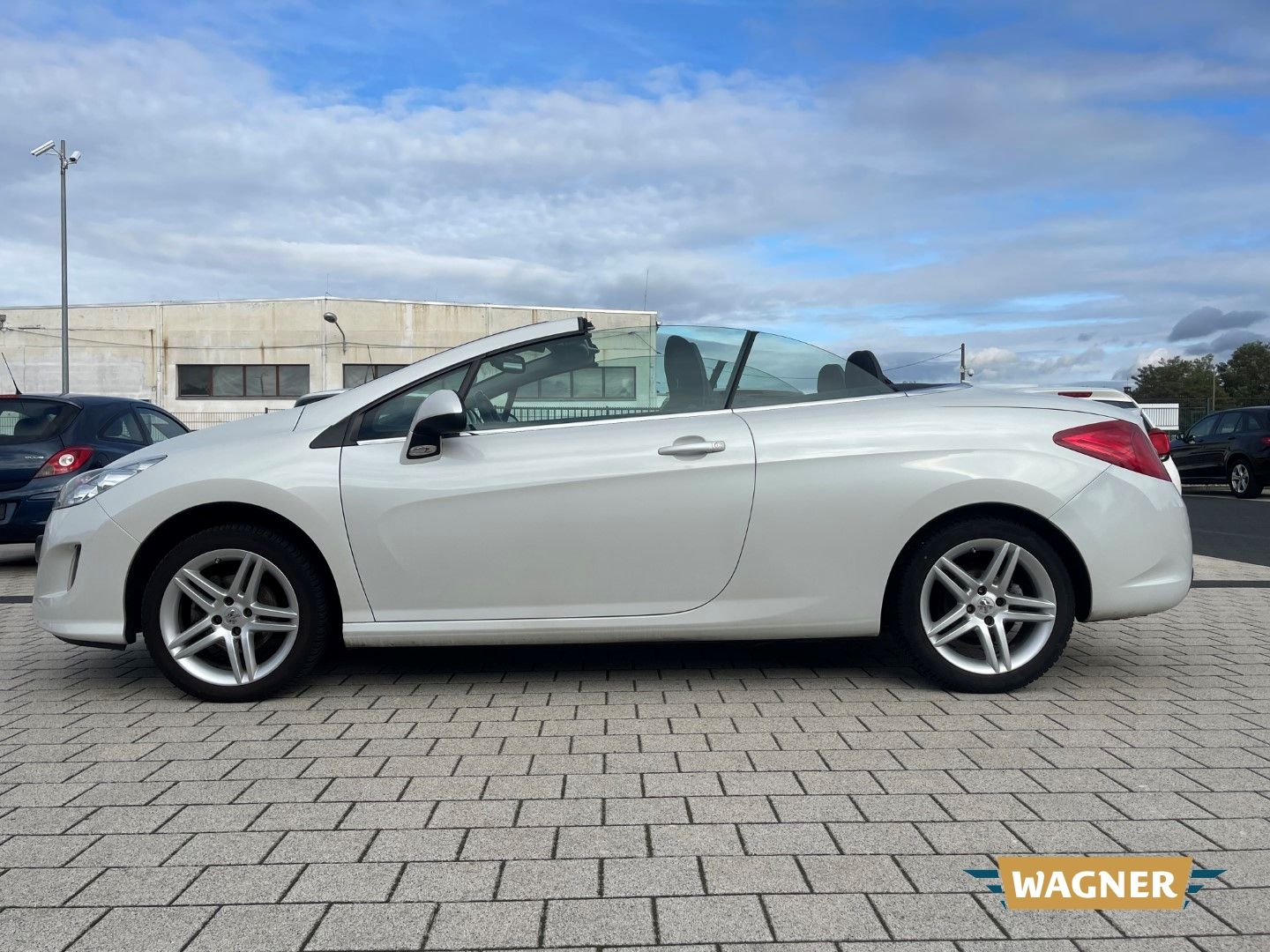 Fahrzeugabbildung Peugeot 308 CC Cabrio-Coupe Premium Klimaautomatik