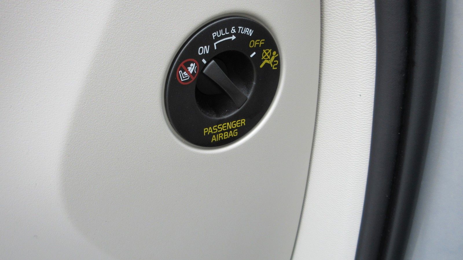 Fahrzeugabbildung Volvo V60 T8 Plus Bright | AHK |