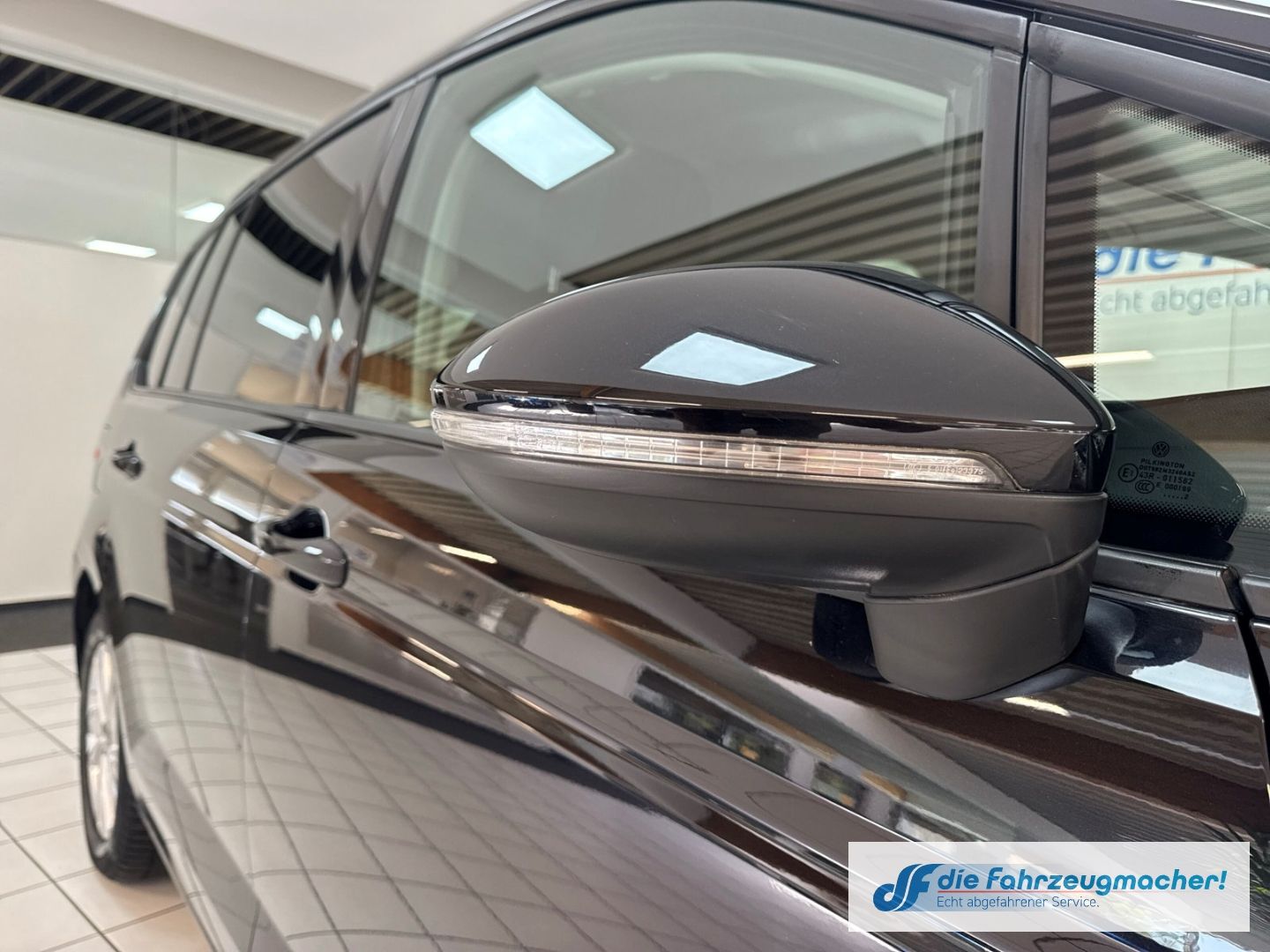 Fahrzeugabbildung Volkswagen Touran Comfortline 7.Si. AHK-klap.150PS Navi Dig