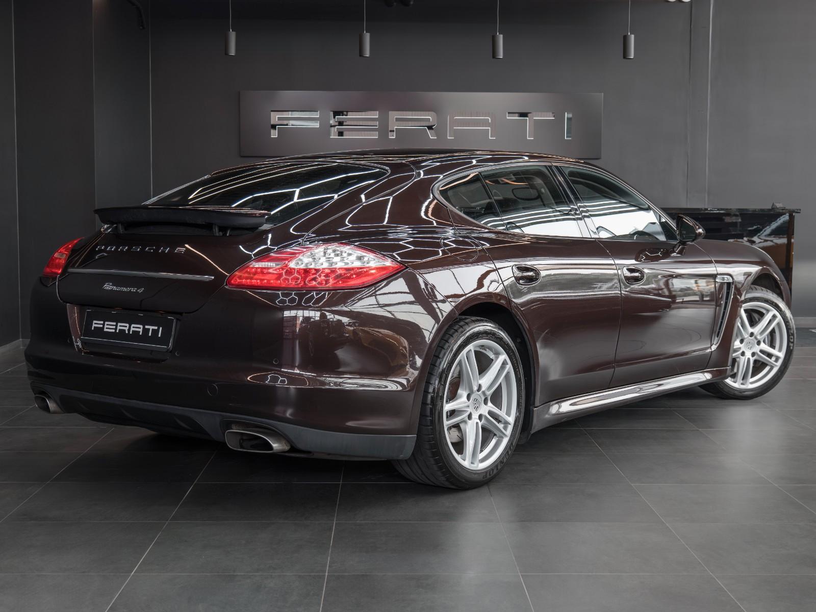 Porsche Panamera 4 1.HAND