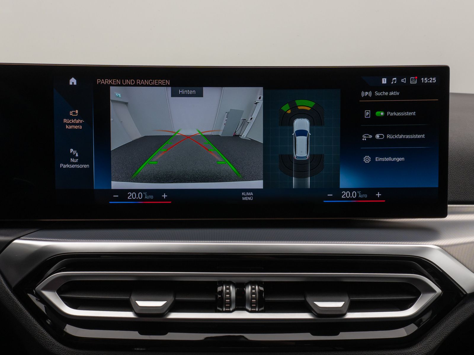 Fahrzeugabbildung BMW 330e M Sport Kamera DAB HUD Alarm Parkassistent