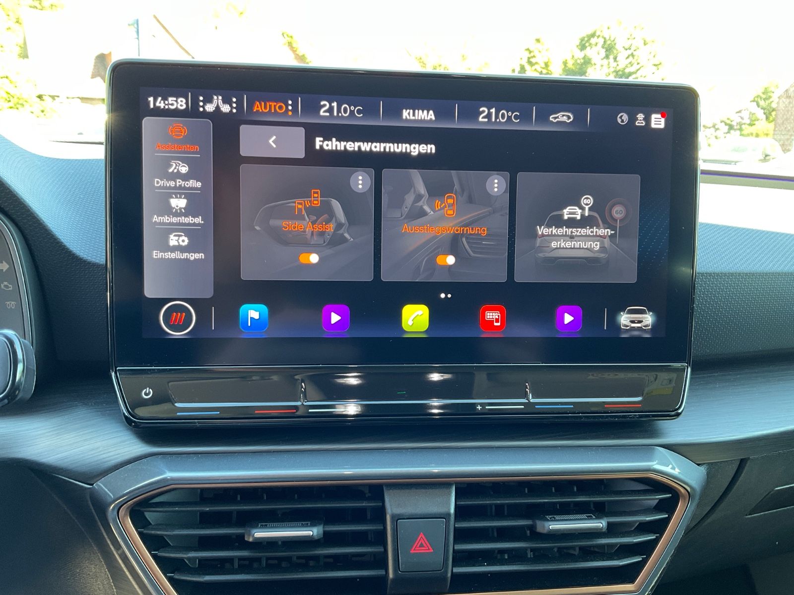 Fahrzeugabbildung CUPRA Leon 1.5 eTSI DSG,Kamera,Navi,LED,Carplay,ACC