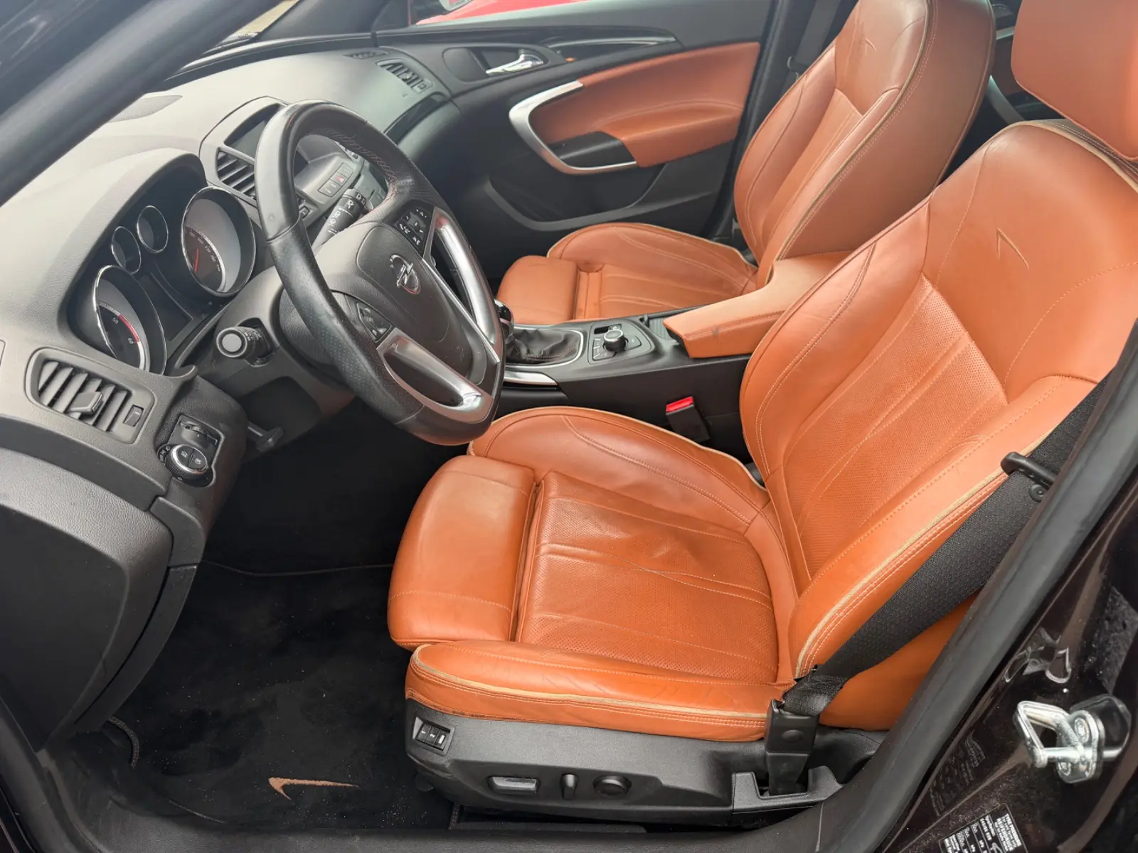 Opel Insignia 2011 — photo 10