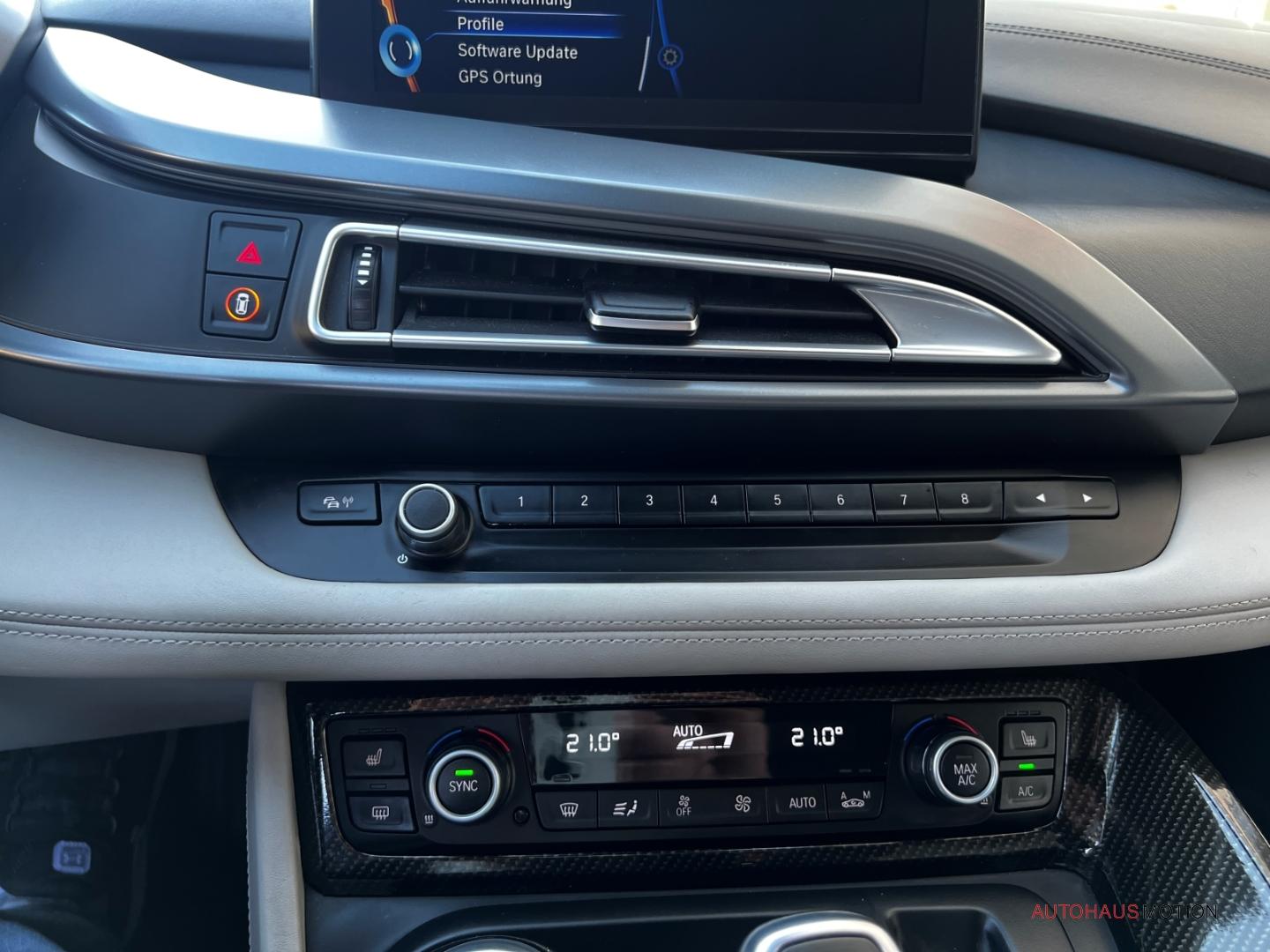 BMW i8 Coupe LED HUD SHZ LEDER KOLLISIONWARNER