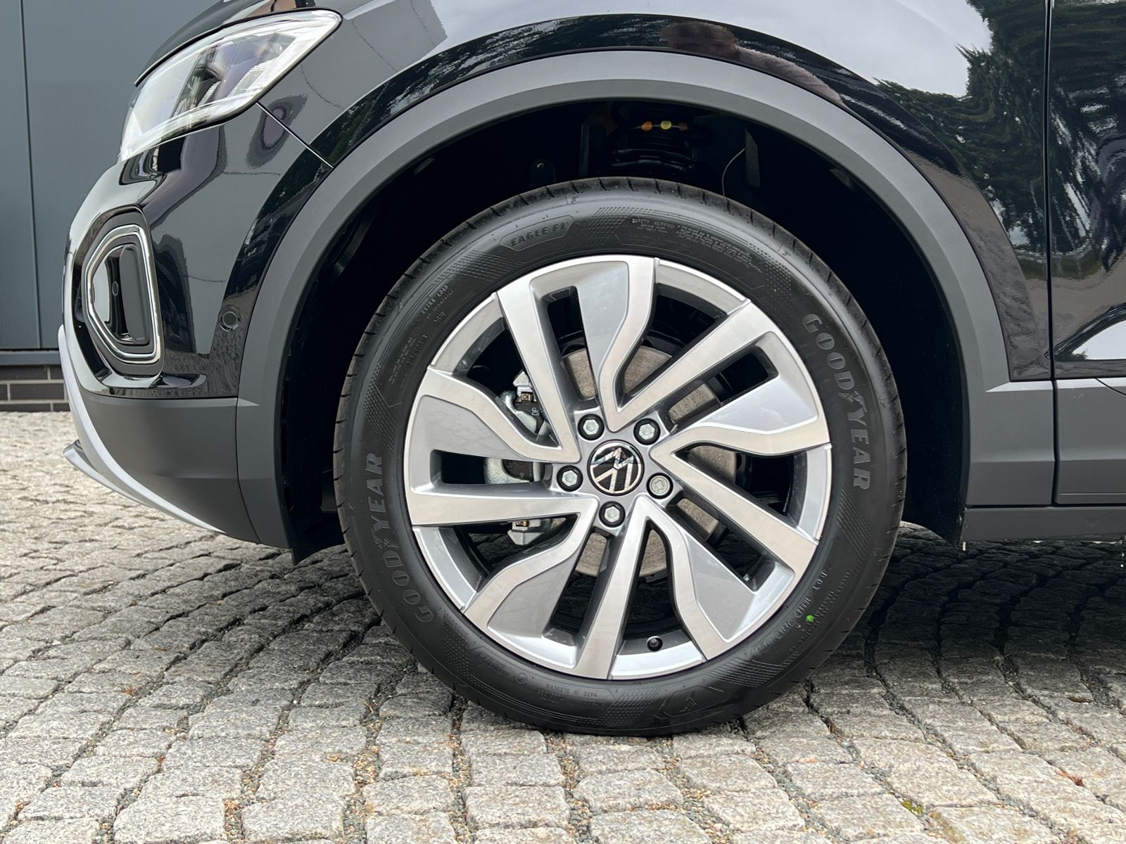 Fahrzeugabbildung Volkswagen T-Roc  GOAL 1.5 TSI DSG *AHK, Navi, Plus-Paket*