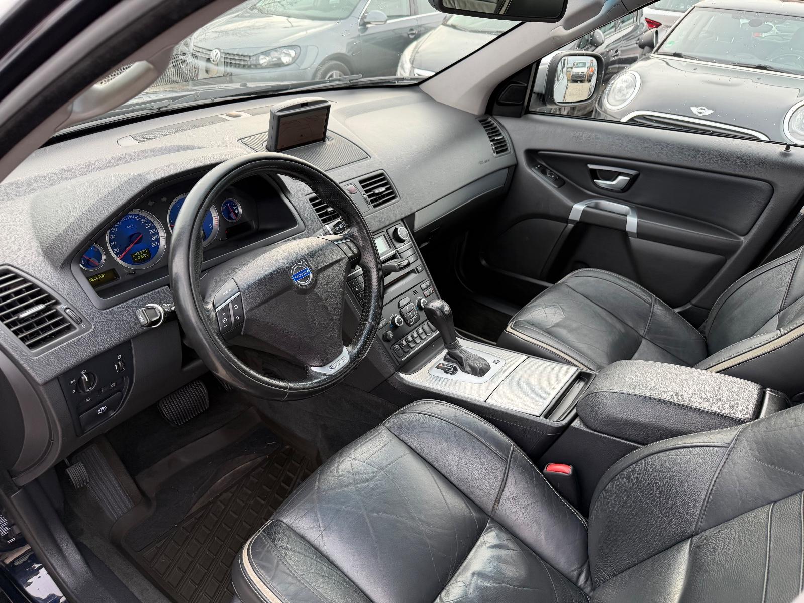 VOLVO XC90 D5 185 CH 4X4 BVA R-DESIGN 7 PLACES CUIR - GPS - XENON - ATTELAGE - 234000 km
