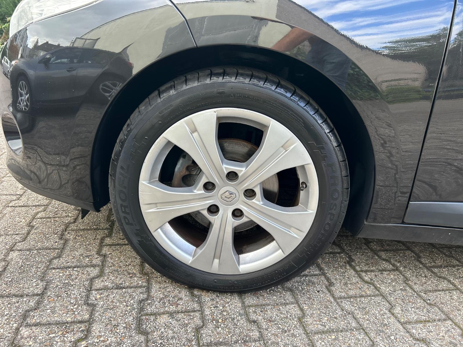 Renault Megane 2010 — photo 20