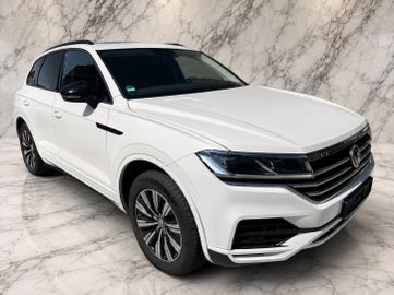 Volkswagen Touareg - 1