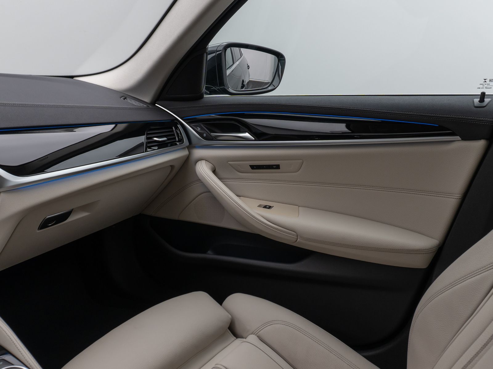 Fahrzeugabbildung BMW 530e xD Luxury Line KameraHUD DAB HiFi Komfort