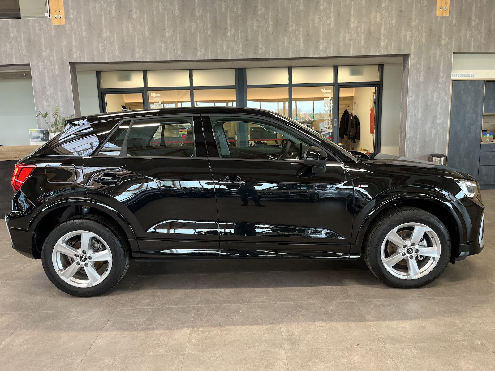 Audi Q2 35 TFSI S-line S-tronic Matrix Kamera imagem 2