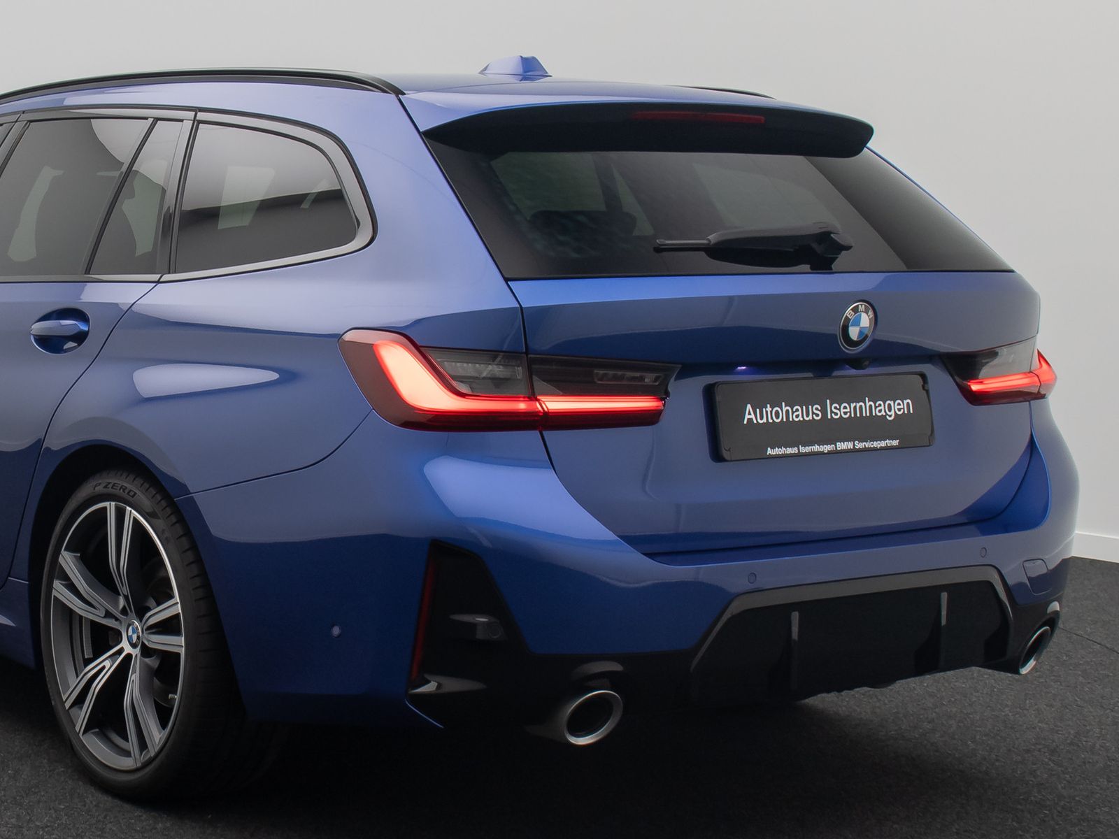 Fahrzeugabbildung BMW 320d xD M Sport 360° HUD DAB AHK Alarm Panorama