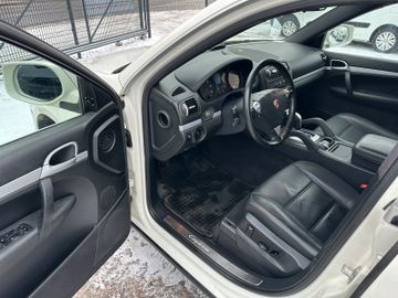 Porsche Cayenne - 7