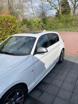 BMW 135 noch bis 12.04 verfügbar  - BMW 135 mit Benzin-Antrieb: Limousine, Automatik