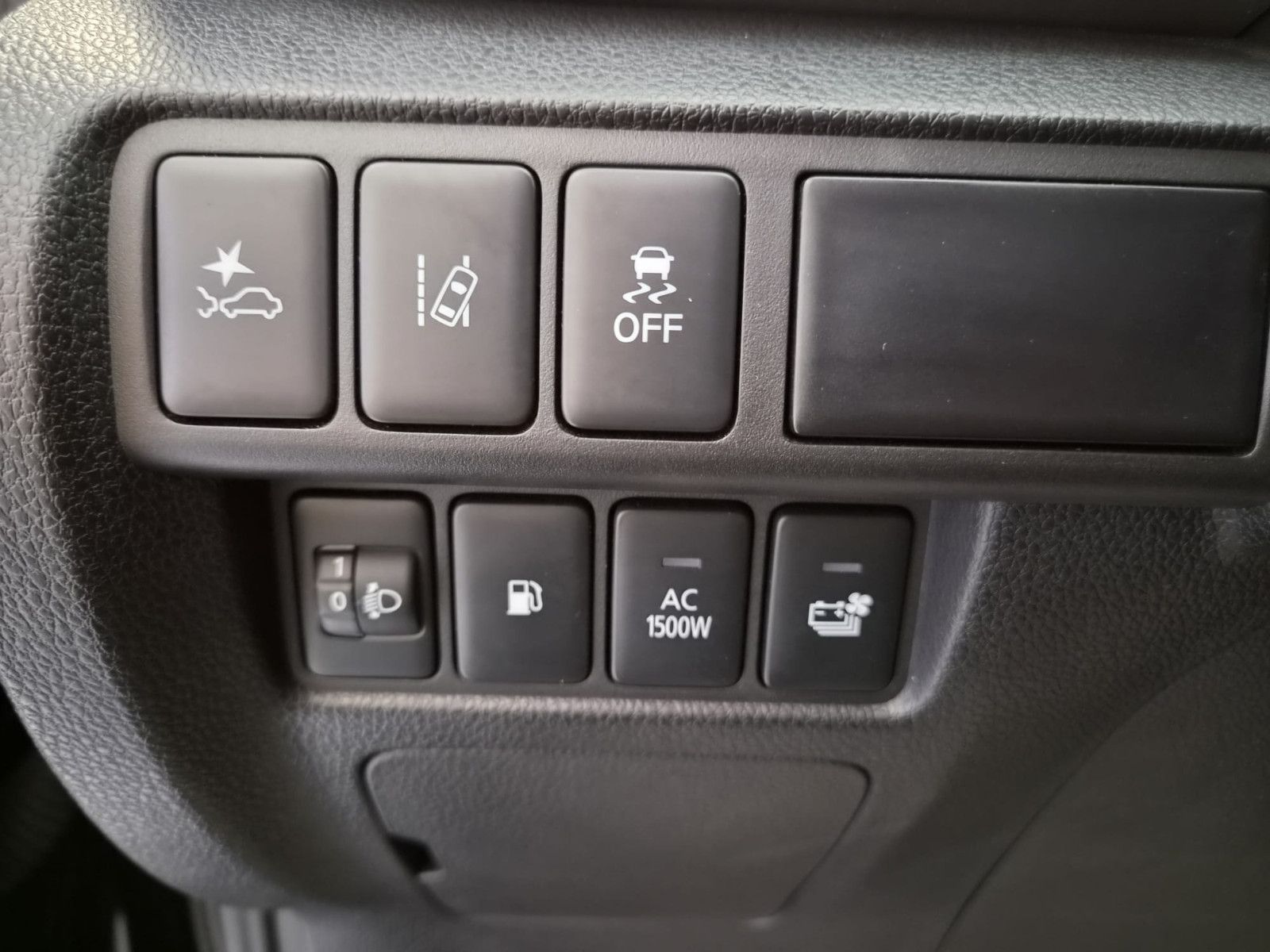 Fahrzeugabbildung Mitsubishi Eclipse Cross / KAMERA / 1. Hand PLUG IN
