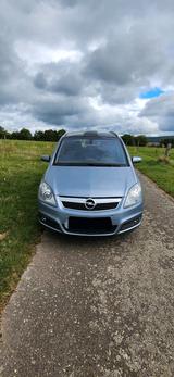 Opel Zafira 1.9 CDTI - Opel Zafira aus 2006 mit Diesel-Antrieb