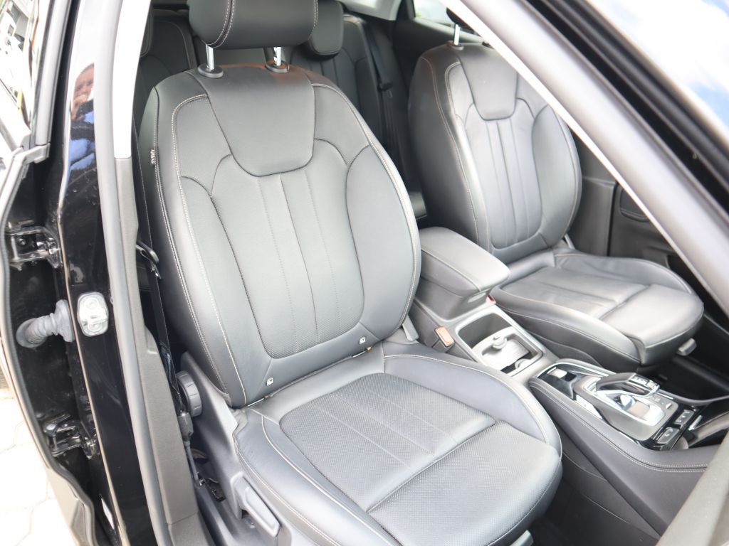 Fahrzeugabbildung Opel Grandland X Plug-in-Hybrid4 Ultimate+Leder+Navi+