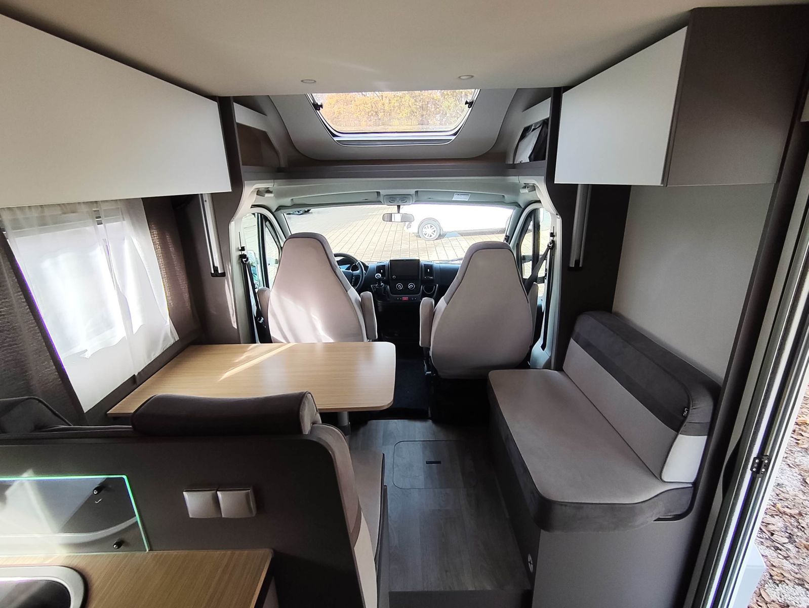 Fahrzeugabbildung LMC Tourer Lift H 630