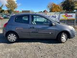 Renault Clio III Authentique - Renault Clio Authentique mit Benzin-Antrieb