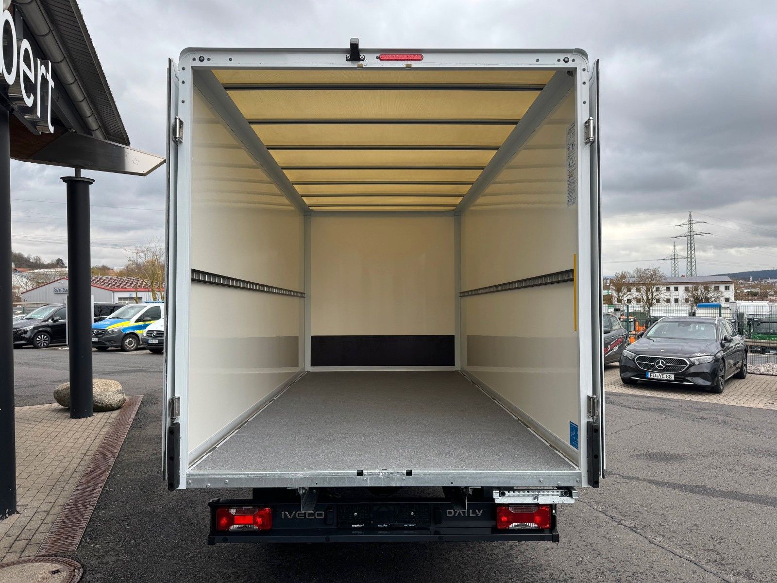 Fahrzeugabbildung Iveco Daily 35S14 A8 *R4.100mm*Automatik*Kamera*SPIER*