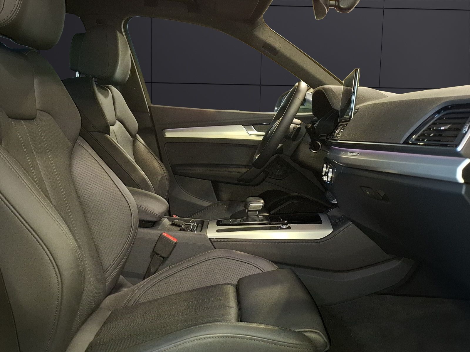 Fahrzeugabbildung Audi Q5 45 TFSI S-Line quattro S-tronic STH Matrix AH