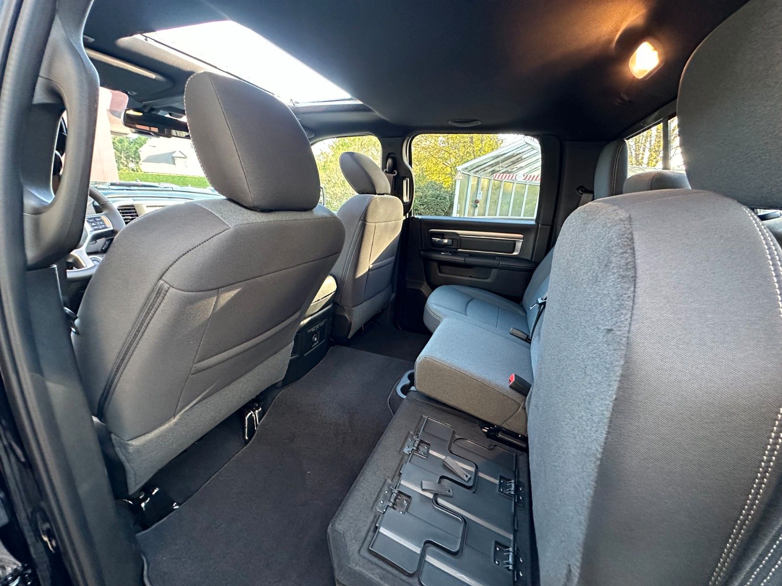 Fahrzeugabbildung Dodge RAM 1500 WARLOCK *LPG*A/T Reifen