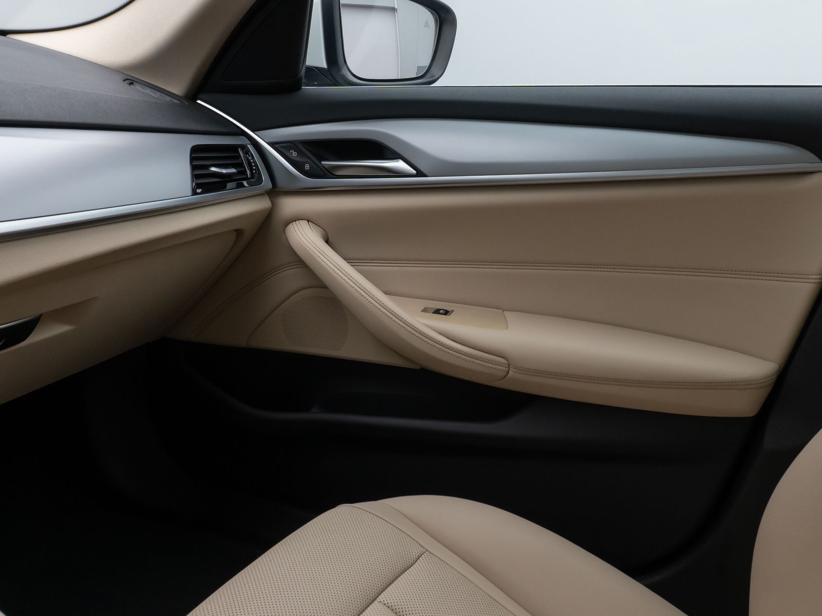 Fahrzeugabbildung BMW 530e Panorama Kamera DAB HiFi 4xKlima Leder 18Zl