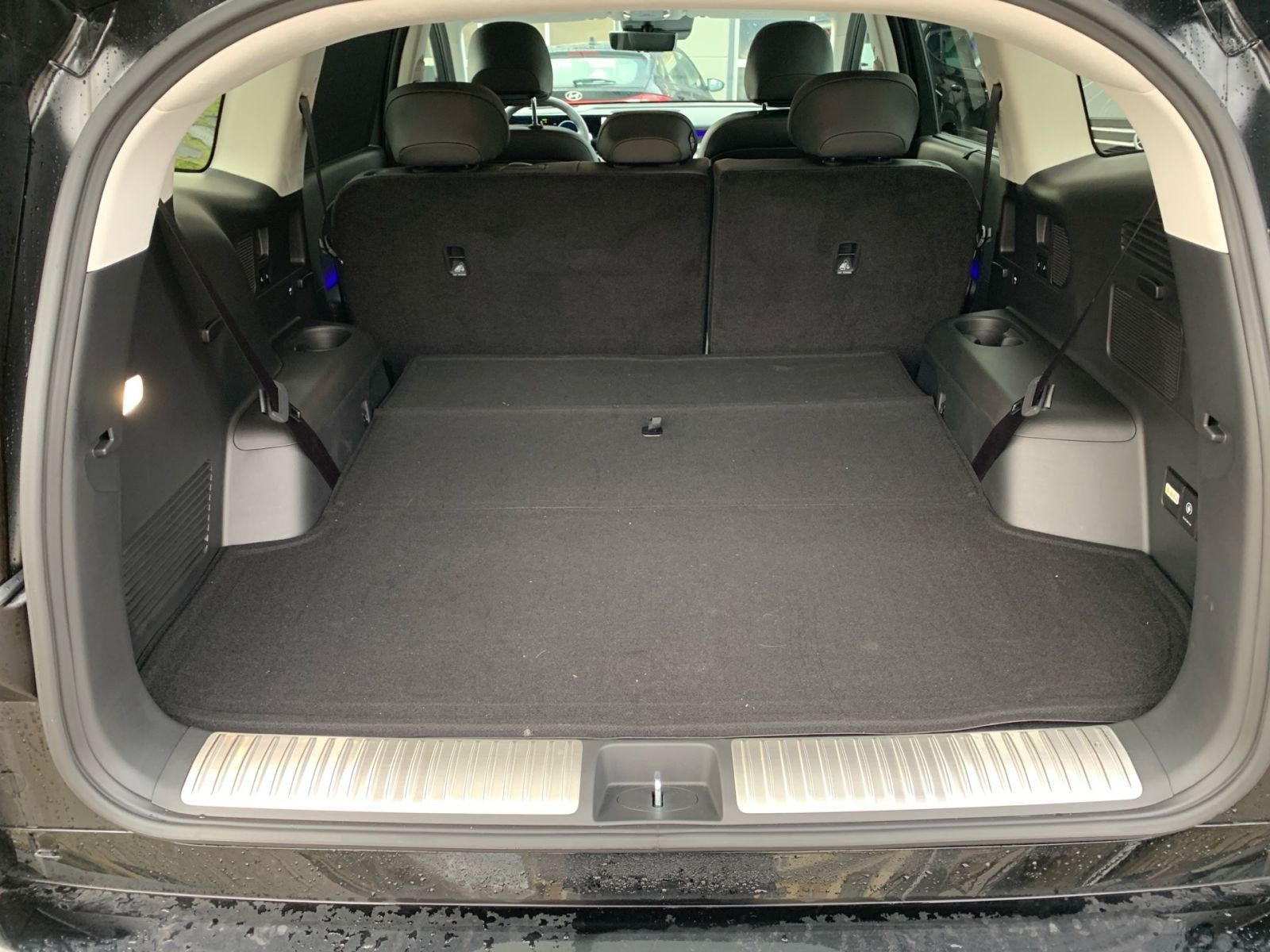 Fahrzeugabbildung Hyundai IONIQ 9 Uniq Elektro 110 kWh 4WD 7-Sitzer