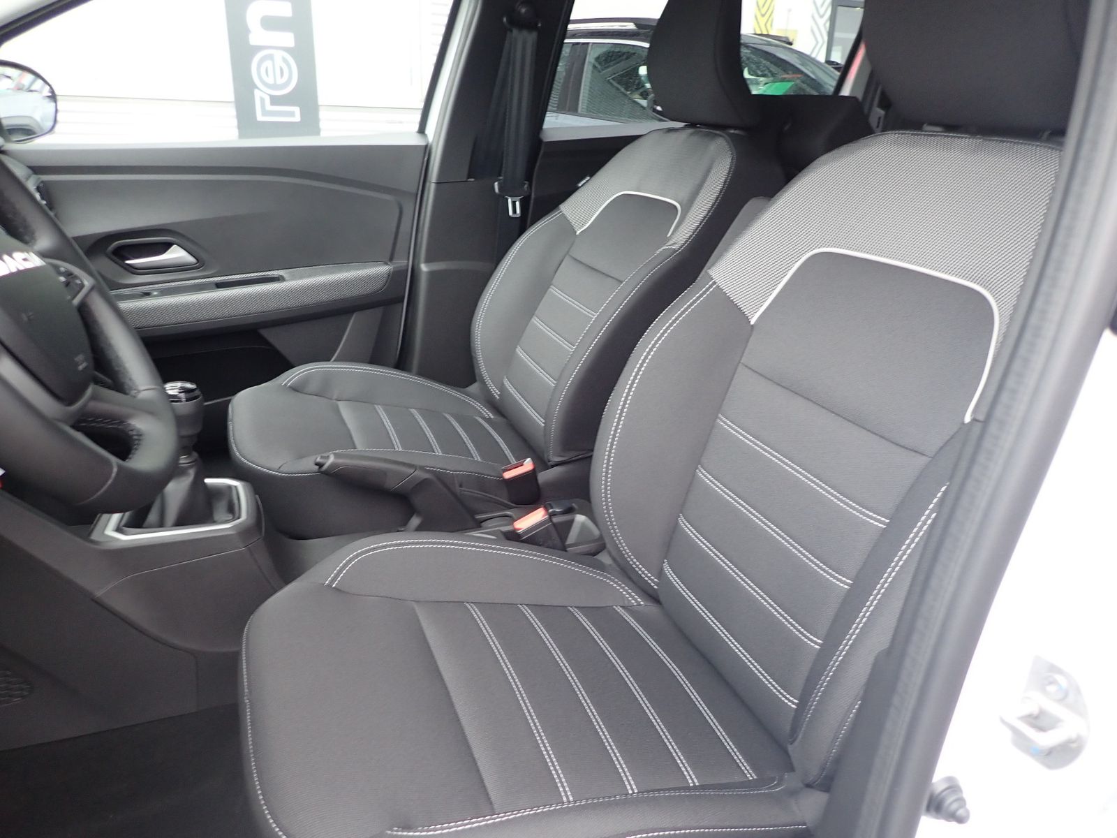 Fahrzeugabbildung Dacia Jogger Expression TCe 110 7-Sitzer
