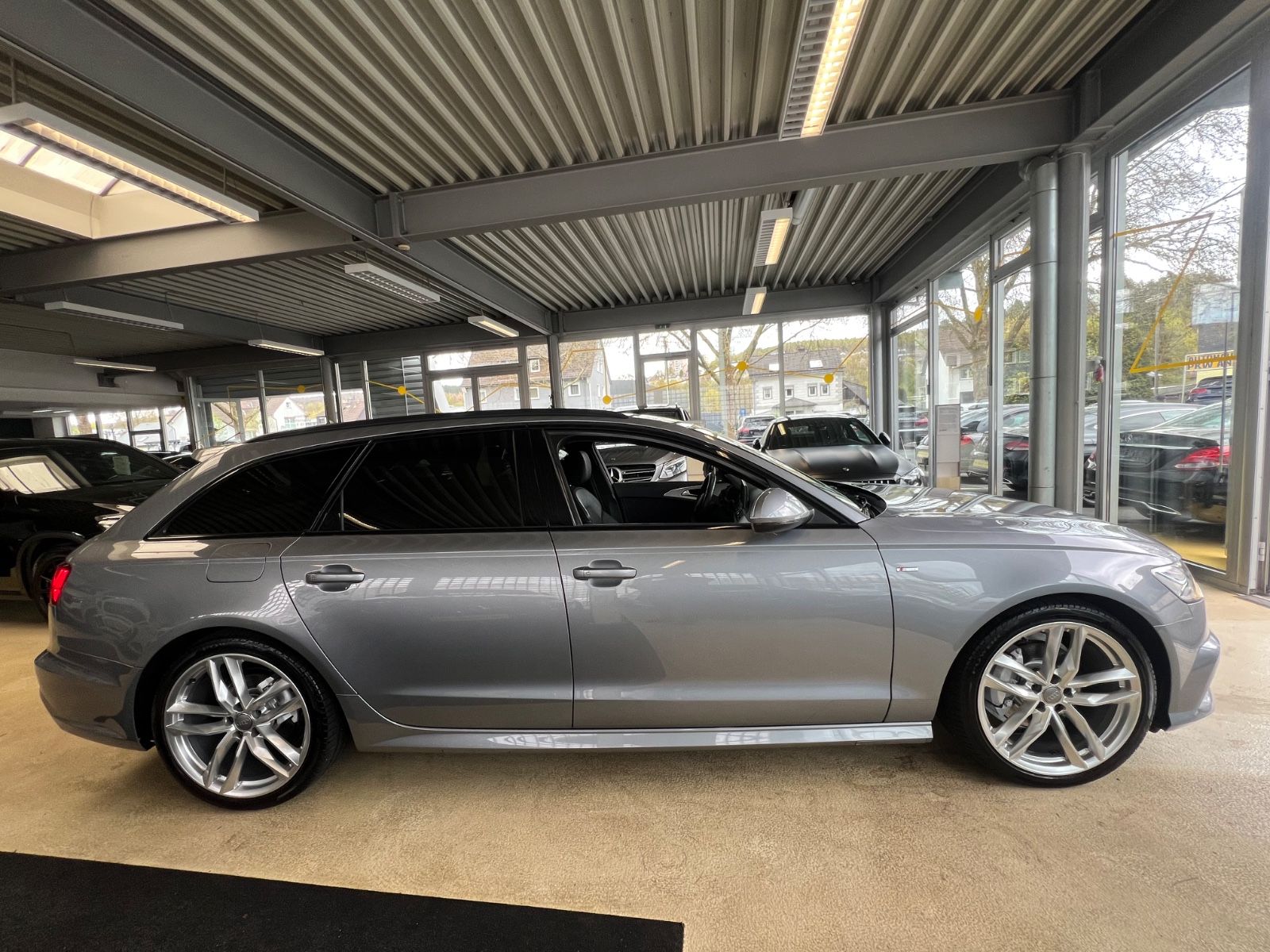 Fahrzeugabbildung Audi A6 Avant 2.0 TDI ultra S Line Plus *MATRIX-LED*