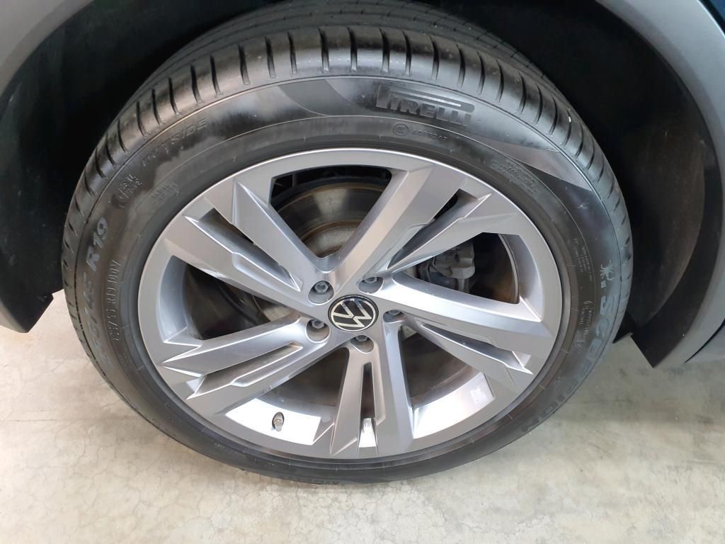 Volkswagen Tiguan R-Line 4Motion 2.0 TDI SCR AHK*PDC*RFK*SH