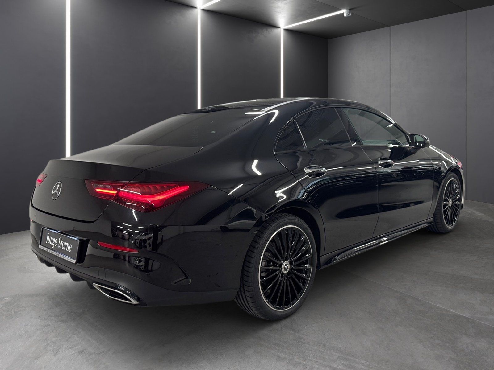 Fahrzeugabbildung Mercedes-Benz CLA 200 AMG*Pano*Burmester*20"*Night*360°*MuBeam