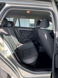 Volkswagen Golf - 11