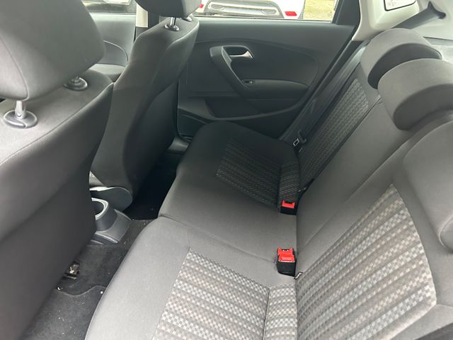 Fahrzeugabbildung Volkswagen Polo 1.0 +NaviZB+Klima+WR+Servo+