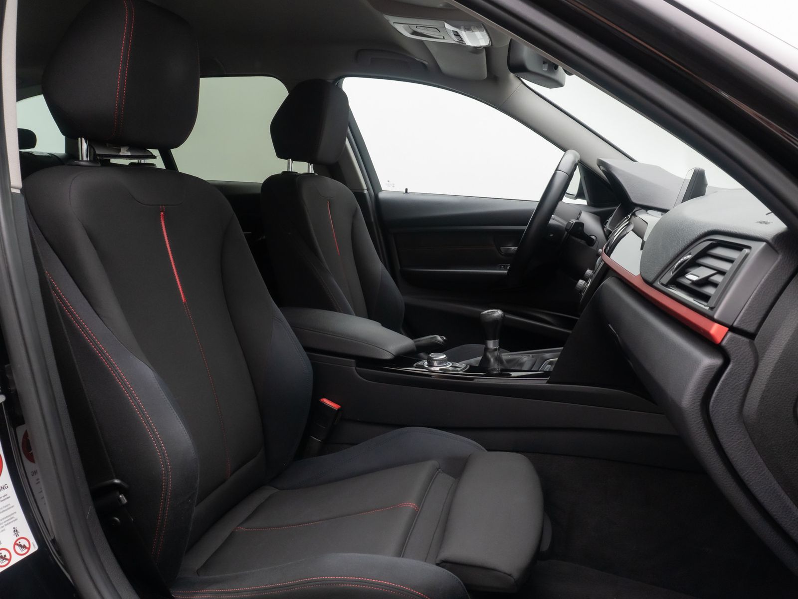 Fahrzeugabbildung BMW 320d Sport Line PDC Bi-Xenon HiFi NaviPro Lordos