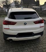 BMW X2 sDr18i Advantage Navi LED PDC SHZ Lordose S.H - BMW X2 von privat