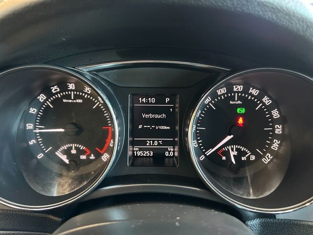 Skoda Superb Combi Exclusive 4x4 *1. Hand*Klima*TÜV*BT