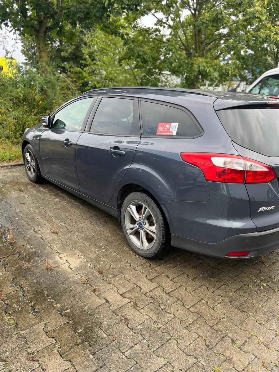 Ford Focus 2014 — rear view